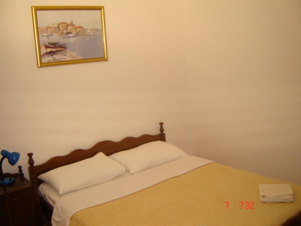 Apartments "Villa Mungos" Sobra Rom bilde